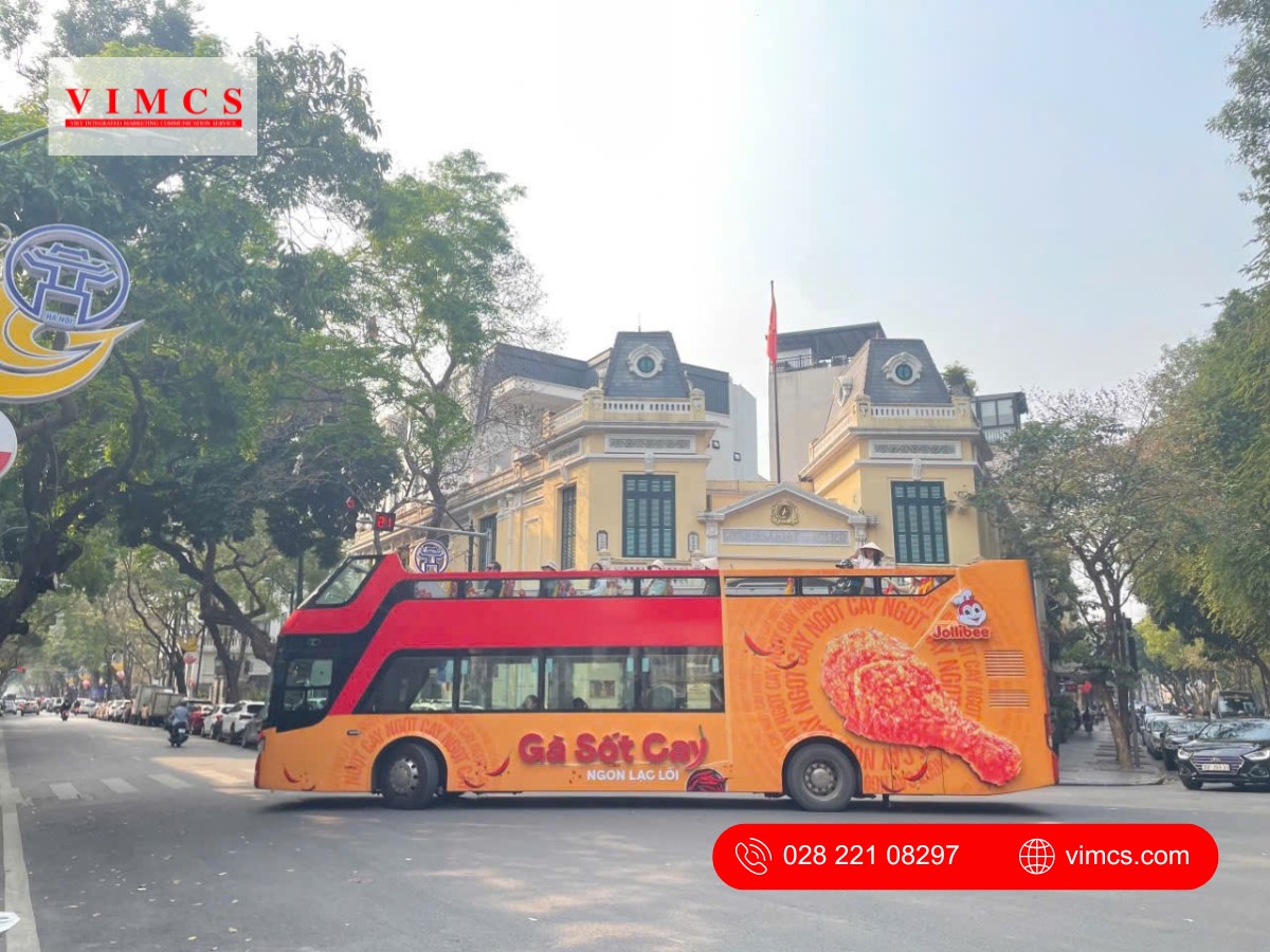 Roadshow xe buýt 2 tầng thương hiệu Jolibee do VIMCS thực hiện