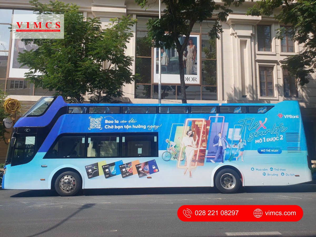 VPBank tổ chức Roadshow xe buýt 2 tầng để thúc đẩy mở thẻ ngân hàng