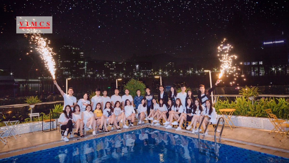 Tổ chức tiệc tất niên theo phong cách Pool Party