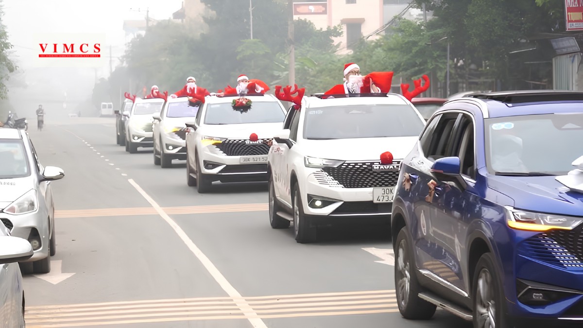 Hình ảnh Roadshow ô tô dịp Noel Giáng sinh